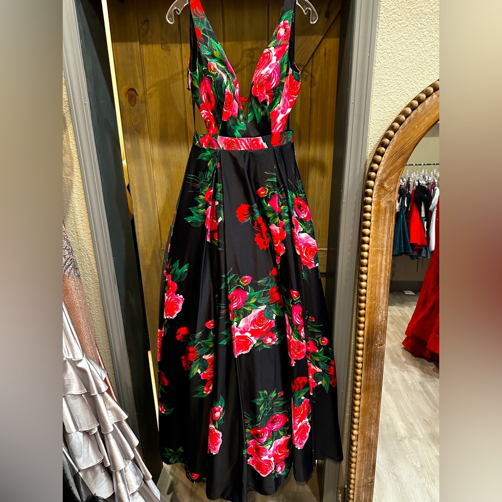 NEW Black and Floral JVN Prom Dress Size 4